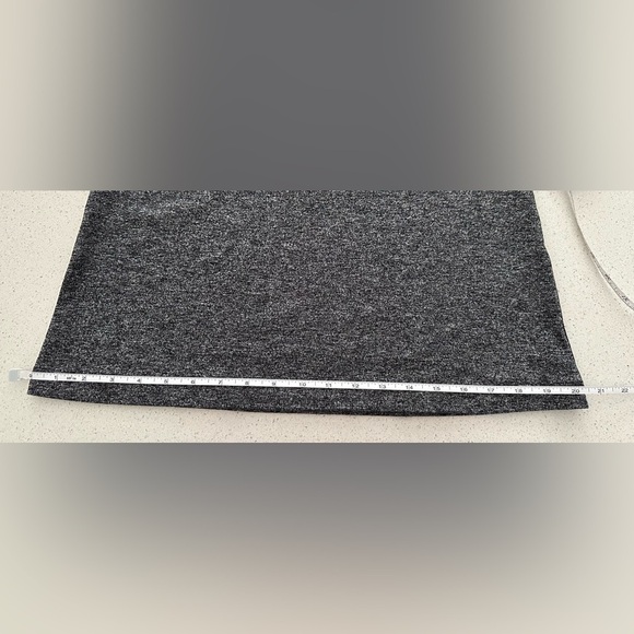 Lululemon: Women’s Tank Top 🌟Like New🌟 - Picture 5 of 6